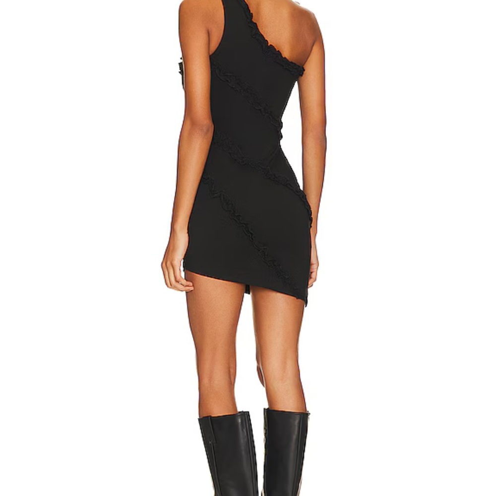 NWT More To Come Camilla one shoulder black dress - medium